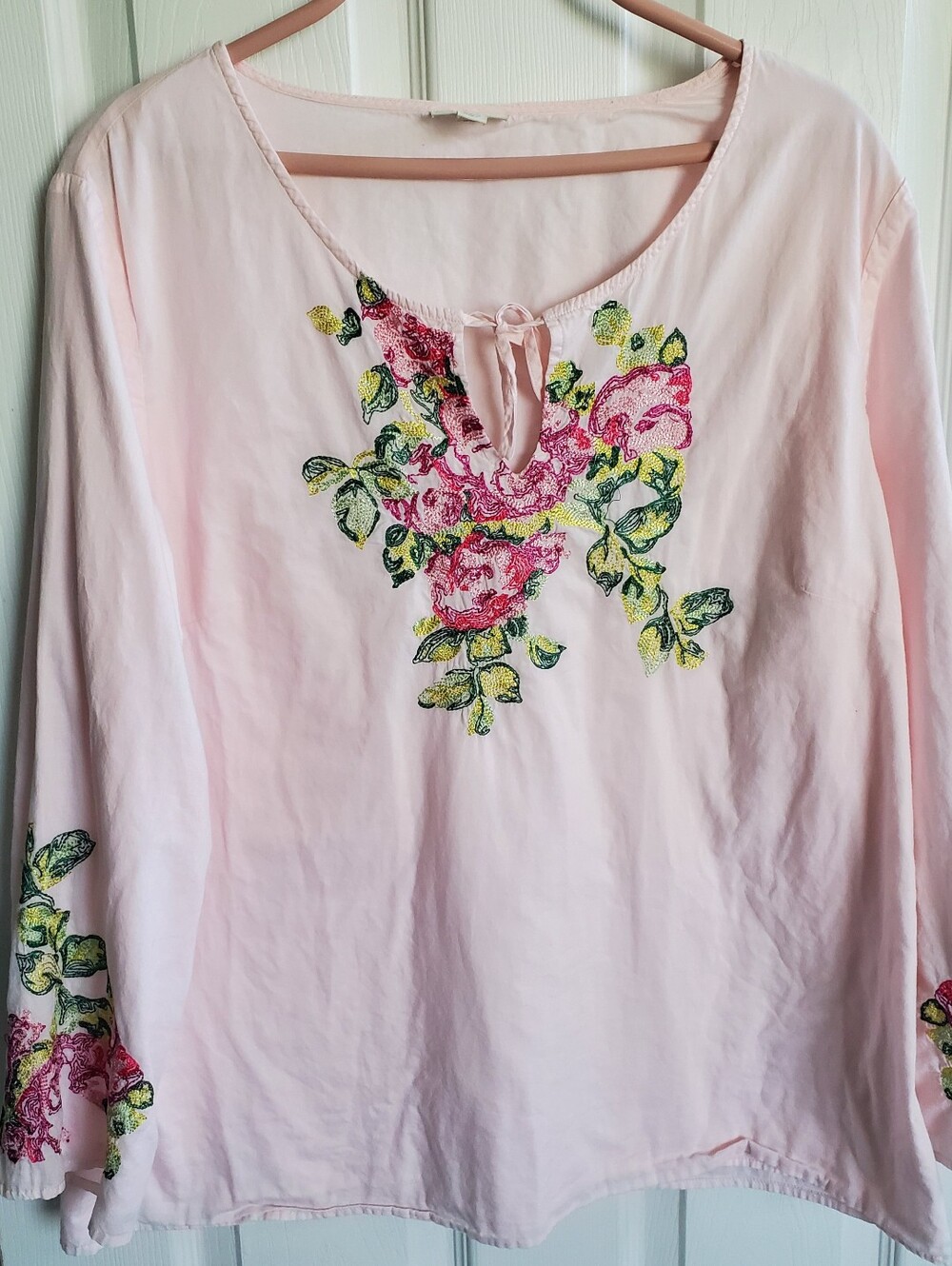 J. Jill Women's Sz Large Petite Boho Hippie Pink Heavily Floral Embroidered Top